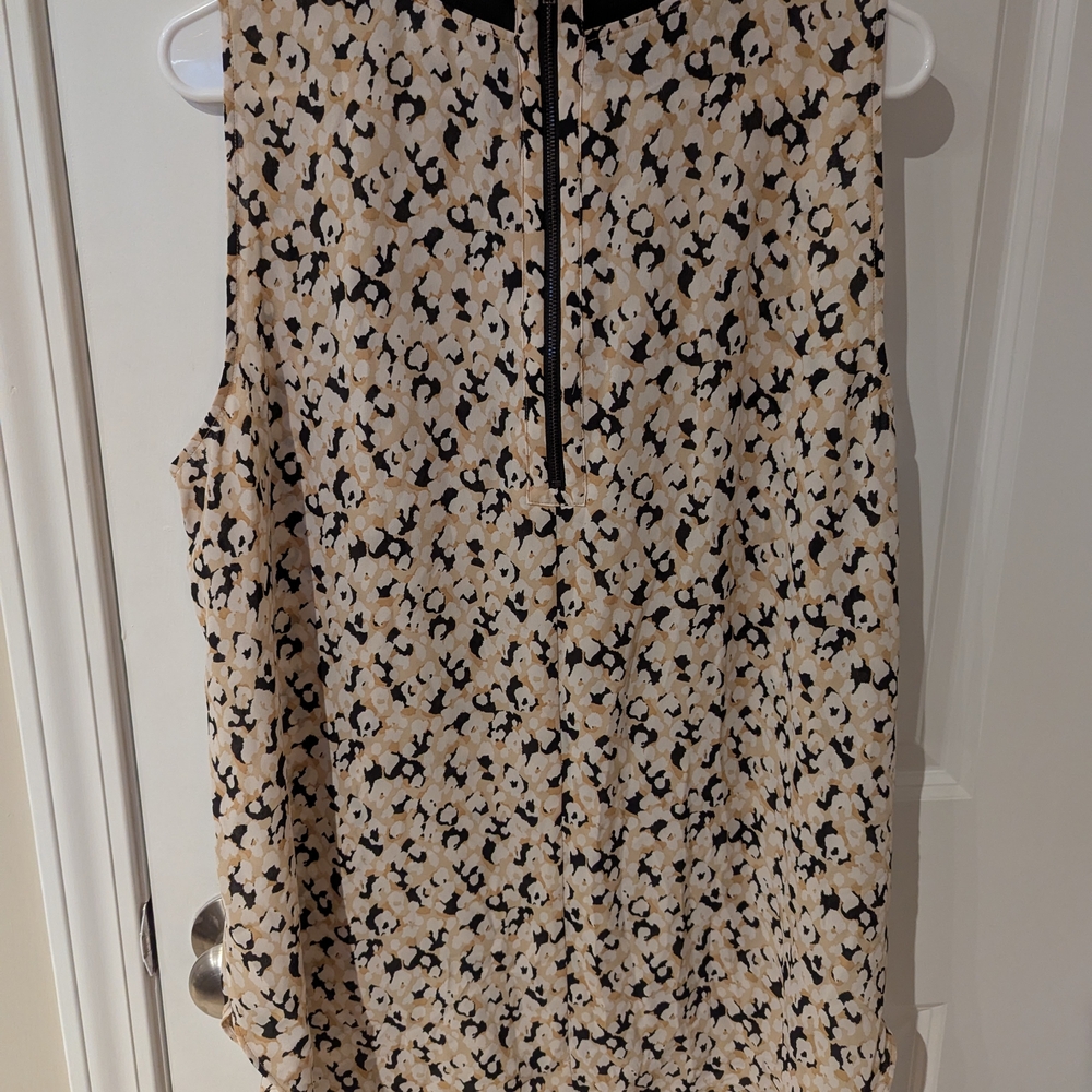 LOFT Sleeveless Top - Black and Cream Pattern - Picture 2 of 3